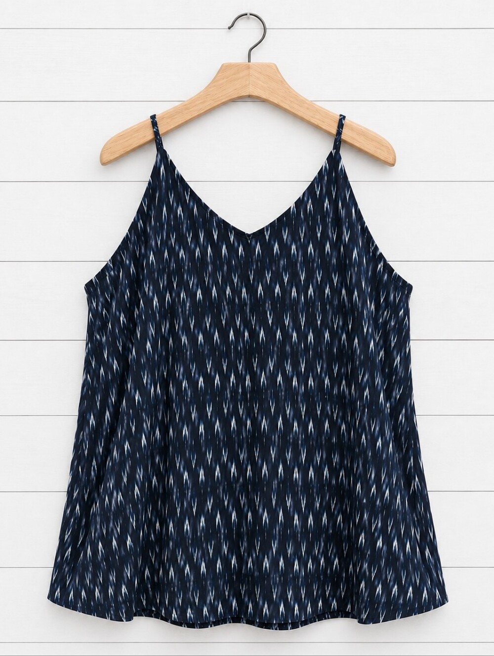 Banana Republic Navy and White Print V Neck Tank Top Sz XXL NWOT
